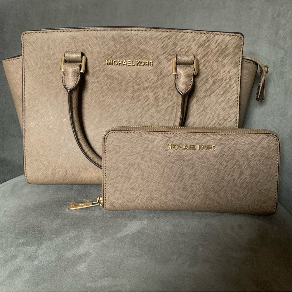 Michael Kors medium Selma purse and wallet set